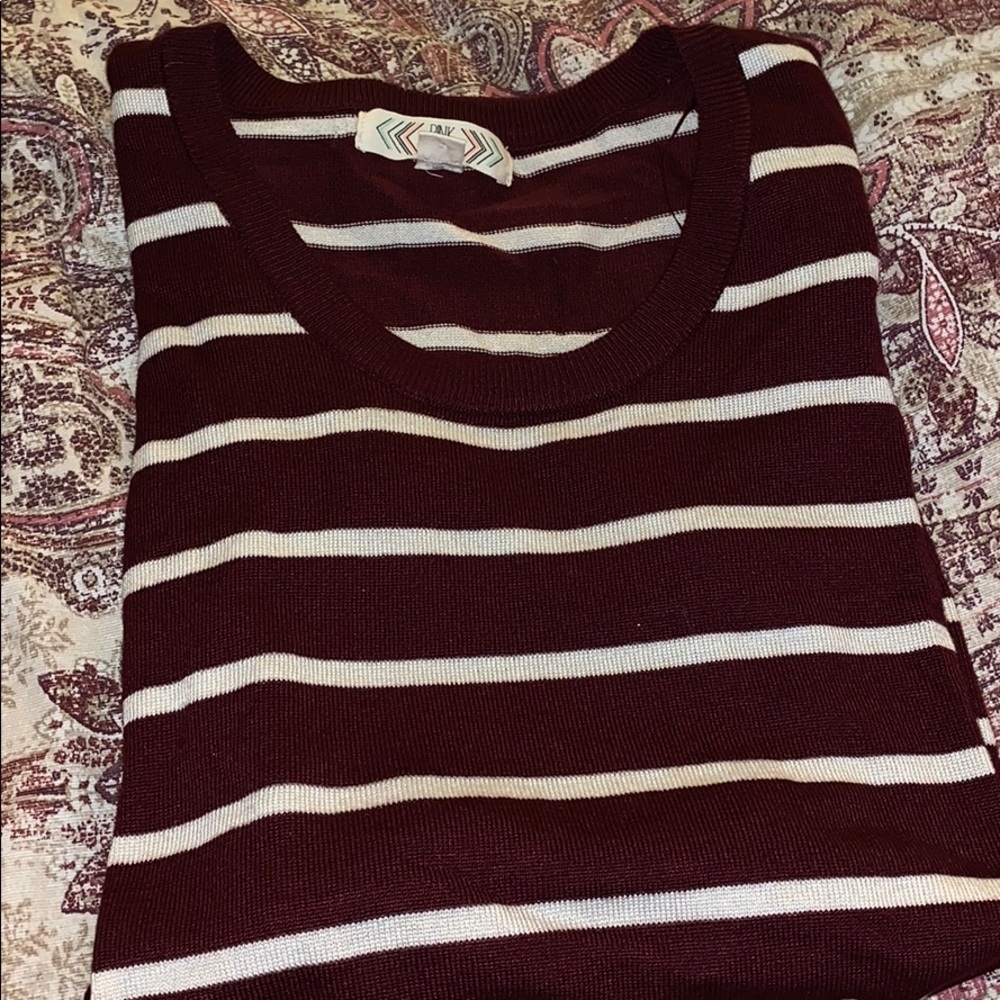 Juniors Ruched Ribbed Collar Pullover - Picture 7 of 7